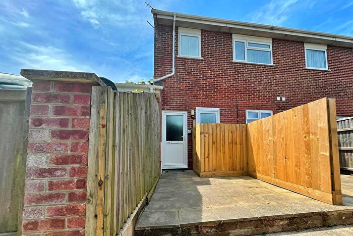 2 Bedroom Flat To Rent In Wareham, BH20