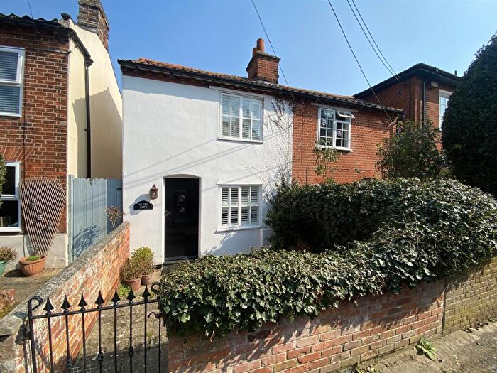 2 Bedroom Semi-Detached House To Rent In Woodbridge, IP12