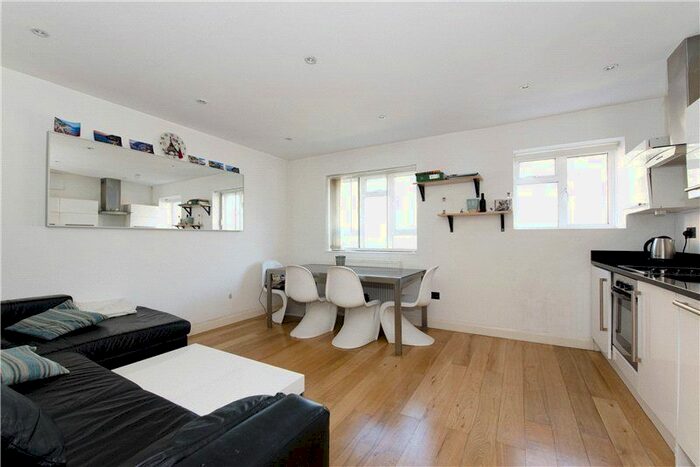 1 Bedroom Flat To Rent In Fircroft, Halton Road, N1