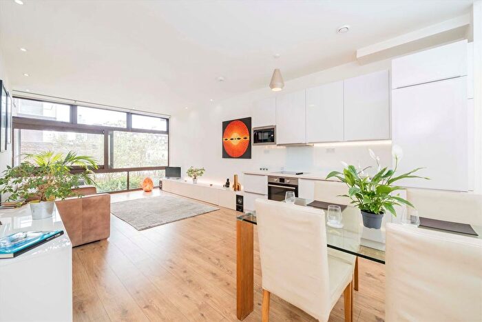 1 Bedroom Flat For Sale In Cabanel Place, Kennington, SE11