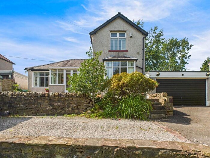 4 Bedroom Detached House For Sale In Rowton Grange Road, Chapel-En-Le-Frith, High Peak, SK23