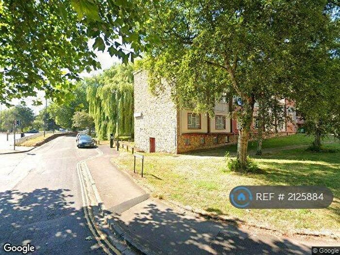 3 Bedroom Maisonette To Rent In Plimsol House, Bristol, BS1