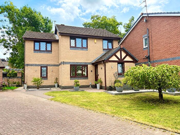 4 Bedroom Detached House To Rent In Abbott Clough Avenue, Blackburn, Lancashire, BB1