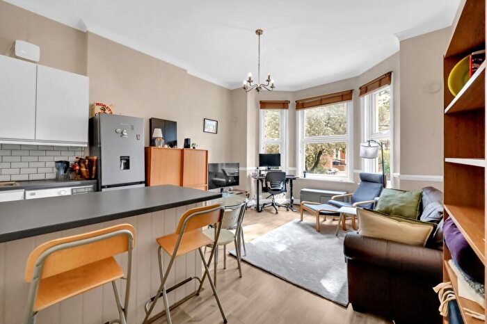 1 Bedroom Flat To Rent In Walm Lane, London, NW2
