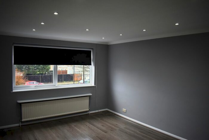 2 Bedroom Maisonette To Rent In Tallack Close, Harrow Weald, HA3