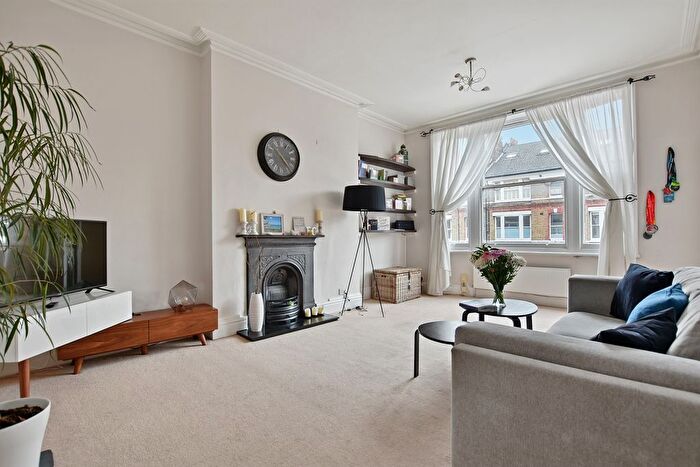 2 Bedroom Flat To Rent In Birchington Road, London, NW6