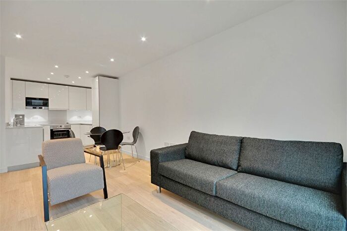 2 Bedroom Flat To Rent In Pinnacle Apartments, Saffron Central Square, Croydon, CR0