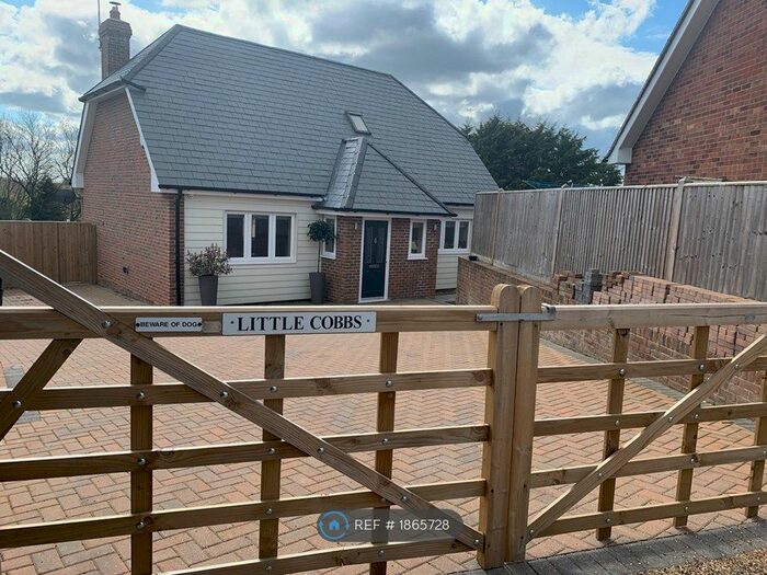 3 Bedroom Detached House To Rent In Little Cobbs With Hot Tub, Cranbrook Kent, TN17