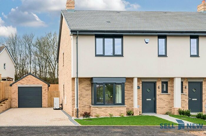 4 Bedroom Semi-Detached House For Sale In Last Plot Remaining, Ready Now! Kings Close, SG11