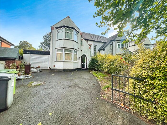 3 Bedroom Semi-Detached House For Sale In Goldthorn Hill, Wolverhampton, West Midlands, WV2