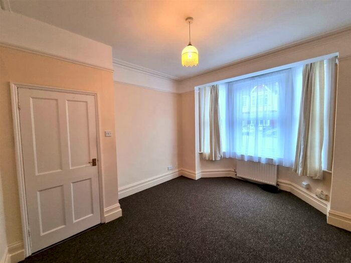 2 Bedroom Flat To Rent In Francis Road, Croydon, CR0