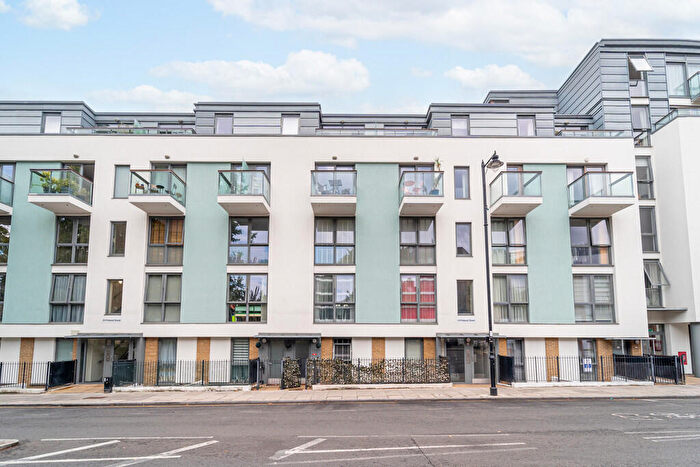 2 Bedroom Apartment For Sale In Prebend Street, Islington, London, N1
