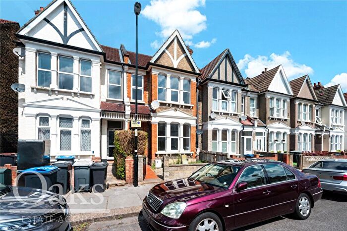 1 Bedroom Apartment For Sale In Sangley Road, South Norwood, SE25