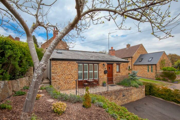 1 Bedroom Barn To Rent In Horley, Nr Banbury, OX15