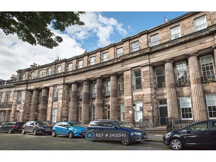 3 Bedroom Flat To Rent In St. Bernards Crescent, Edinburgh, EH4