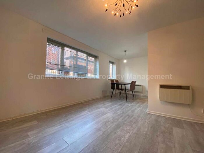2 Bedroom Apartment To Rent In Stretford Road, Hulme, Manchester, M15