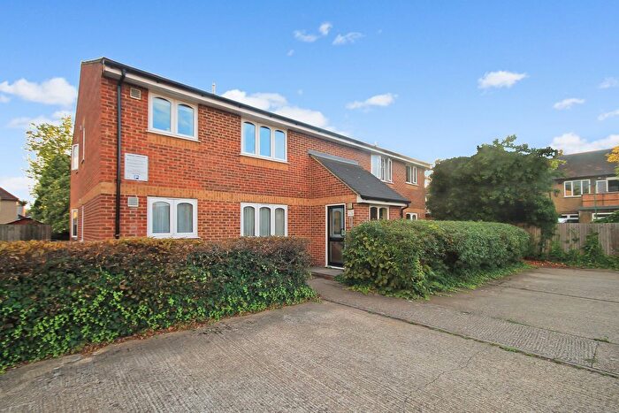 1 Bedroom Flat For Sale In Chartwell Close, Greenford, UB6