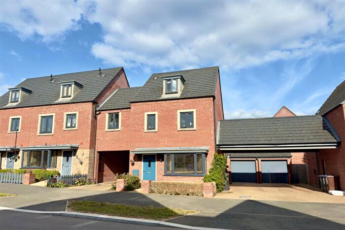 4 Bedroom Town House For Sale In Kent Road South, St. Crispin, Northampton, NN5