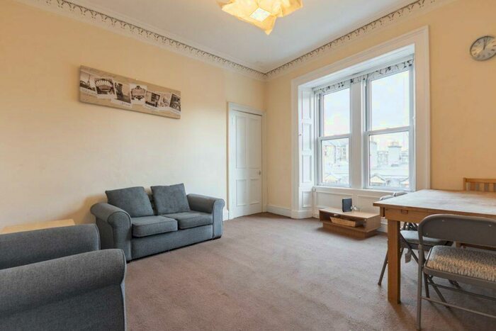 3 Bedroom Flat To Rent In L &#; Blackwood Crescent, Edinburgh, EH9