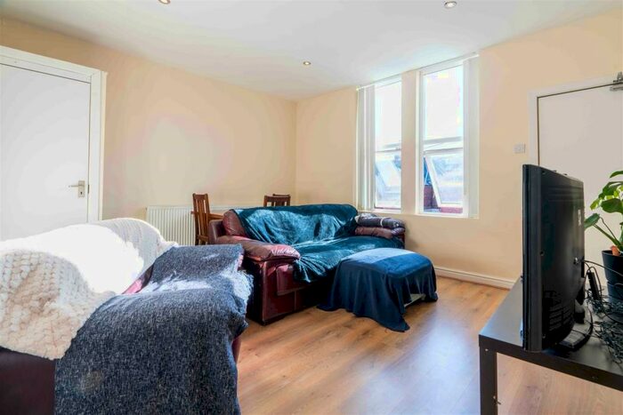 5 Bedroom Maisonette To Rent In &#;pppw - Rothbury Terrace, Heaton, Newcastle Upon Tyne, NE6