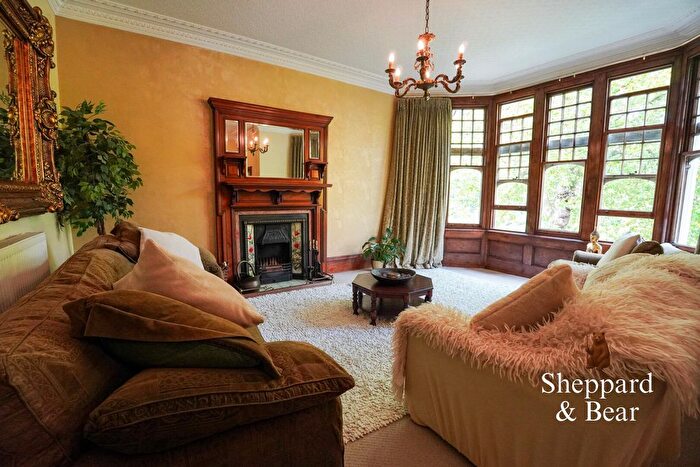 3 Bedroom Flat For Sale In Ninian Road, Cardiff, CF23