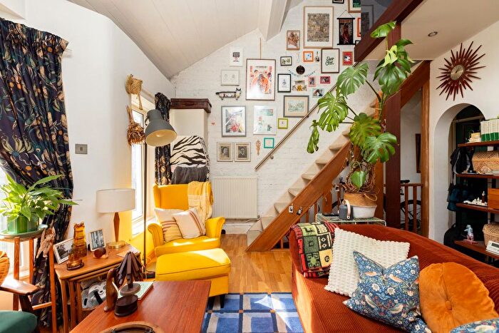 1 Bedroom Flat For Sale In Somerset Road, Knowle, BS4