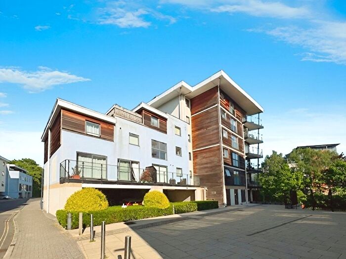 2 Bedroom Flat To Rent In Clifford Way, Maidstone, Kent, ME16