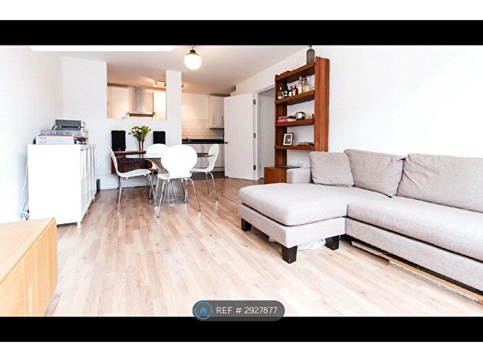 2 Bedroom Flat To Rent In Cordwainer House, London, E8