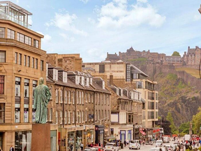 3 Bedroom Flat To Rent In Castle Street, City Centre, Edinburgh, EH2