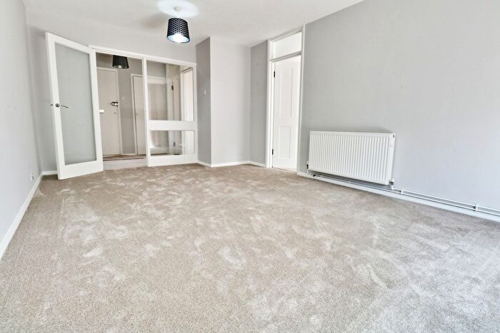 1 Bedroom Flat To Rent In Scotts Avenue, Bromley, BR2
