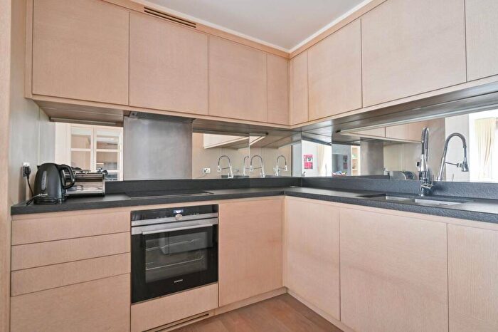 2 Bedroom Flat For Sale In Legacy Building, Embassy Gardens, Nine Elms, London, SW11