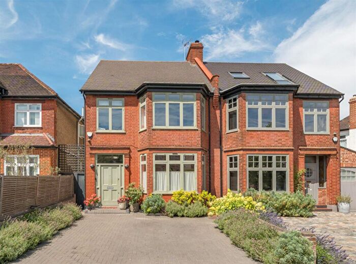 5 Bedroom Semi-Detached House For Sale In Hardinge Road, London, NW10