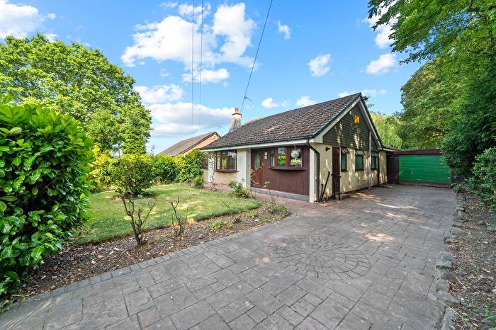 3 Bedroom Detached House For Sale In Squires Lane, Tyldesley, M29