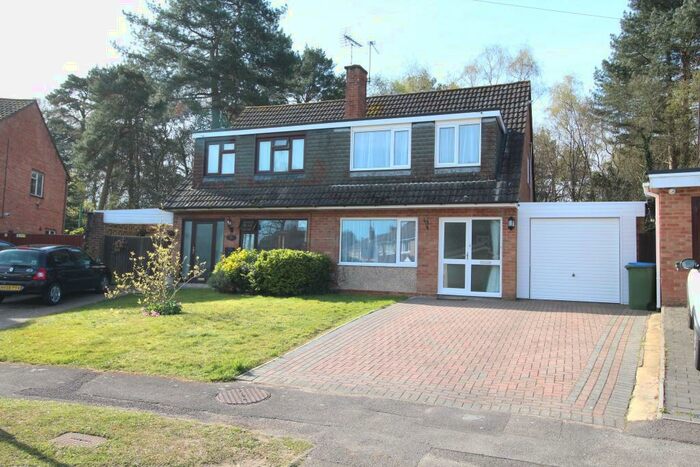 3 Bedroom Semi-Detached House To Rent In Sarisbury Green, Southampton, SO31