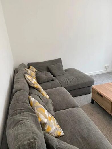 2 Bedroom Flat For Sale In Cricklewood Lane, London, NW2