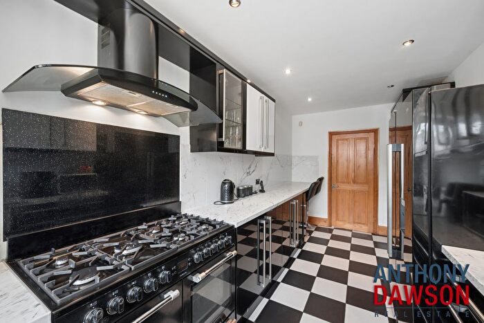 4 Bedroom Detached House For Sale In Lenches Road, Colne, BB8