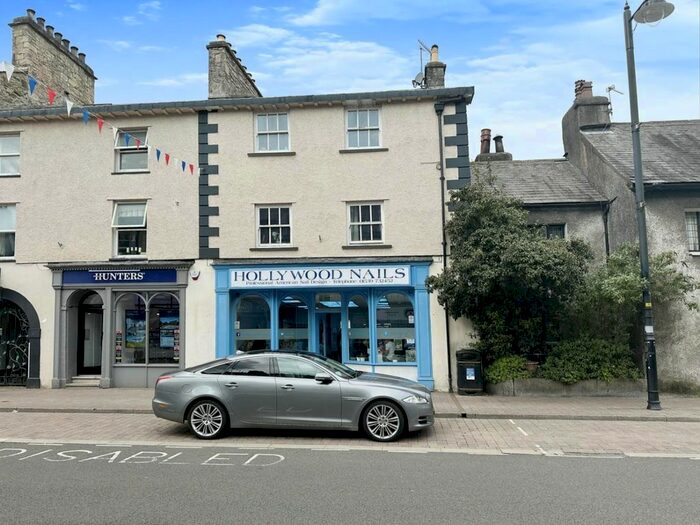 2 Bedroom Flat For Sale In Highgate, Kendal, LA9
