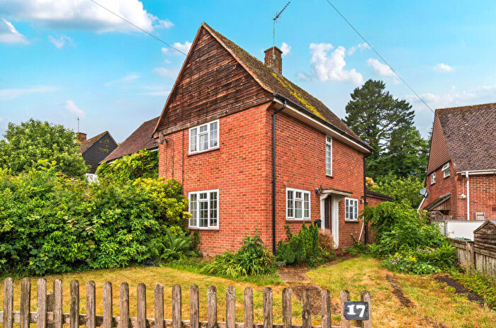 2 Bedroom Semi-Detached House For Sale In Hillary Close, Lyndhurst, SO43