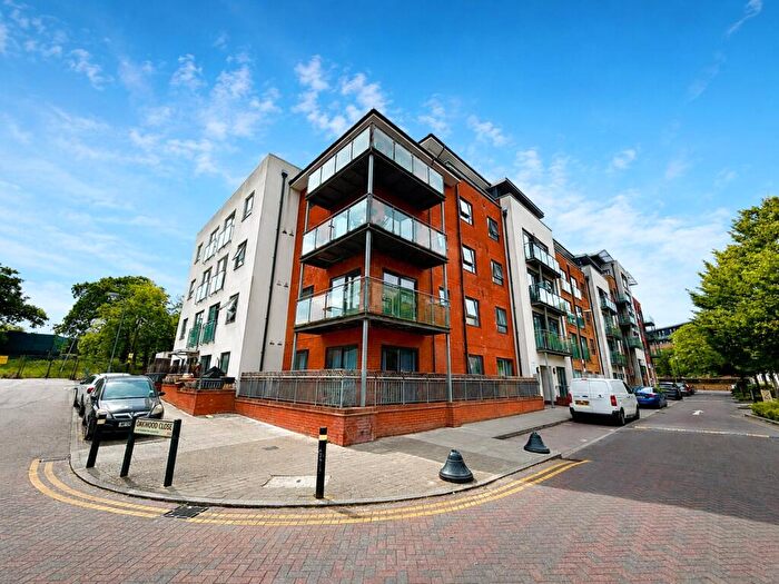 1 Bedroom Flat For Sale In Birdwood Avenue, London, SE13