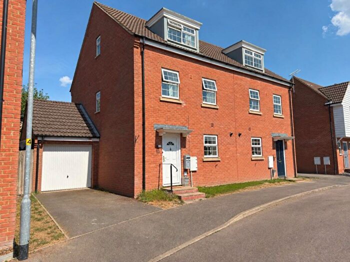 4 Bedroom Semi-Detached House To Rent In Langridge Circle, Watlington, King's Lynn, PE33