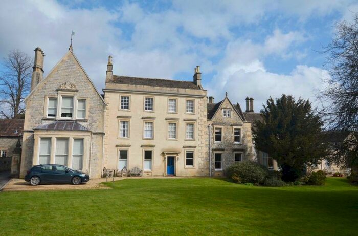 2 Bedroom Apartment To Rent In Symes Park, Weston, Bath, BA1