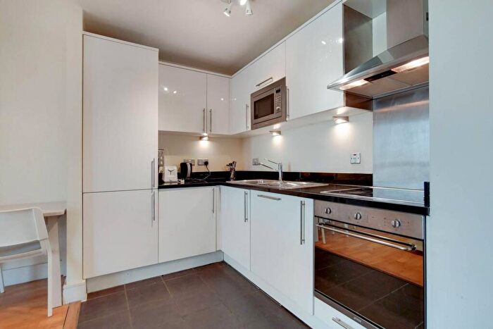 1 Bedroom Flat To Rent In Wharfside Point South, Poplar, London, E14