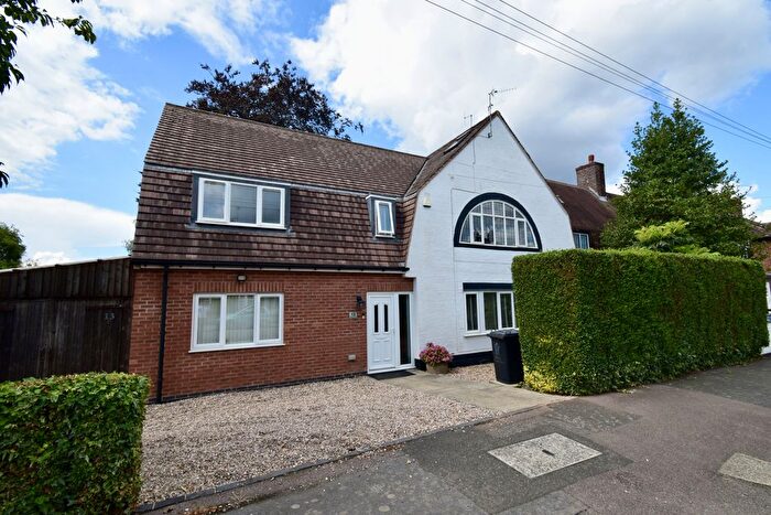 6 Bedroom Semi-Detached House For Sale In Peters Drive, Humberstone, Leicester, LE5