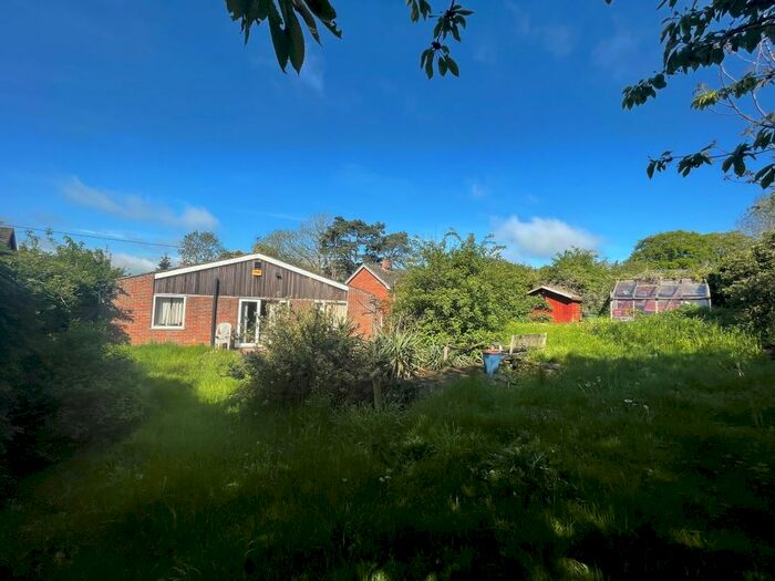 3 Bedroom Bungalow For Sale In Manor Cottage, High Road, Soulbury, Buckinghamshire, LU7