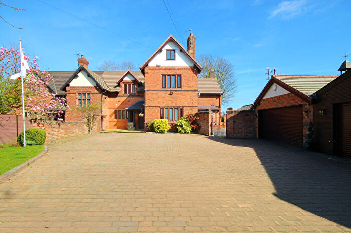5 Bedroom Semi-Detached House For Sale In Ollershaw Lane, Marston, CW9