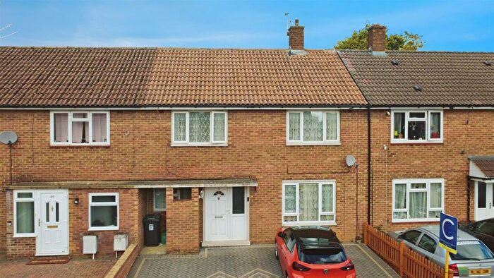 3 Bedroom Terraced House For Sale In Windmill Road, Hemel Hempstead, HP2