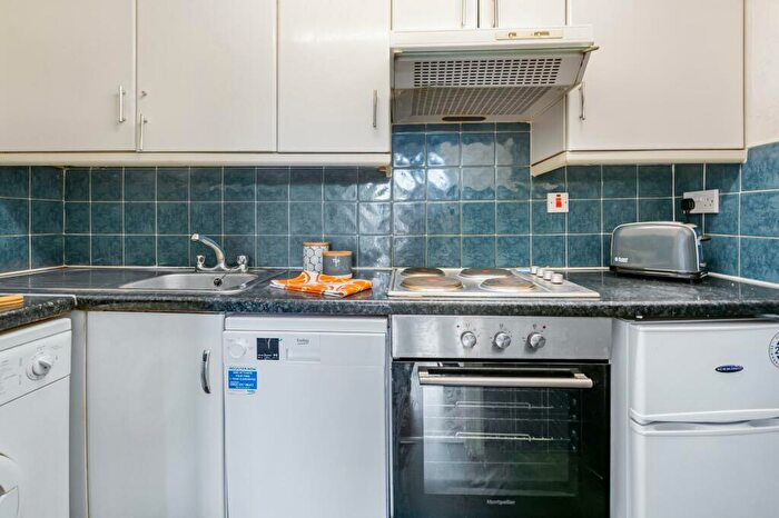 1 Bedroom Flat To Rent In Hyde Park Road, Leeds, LS6