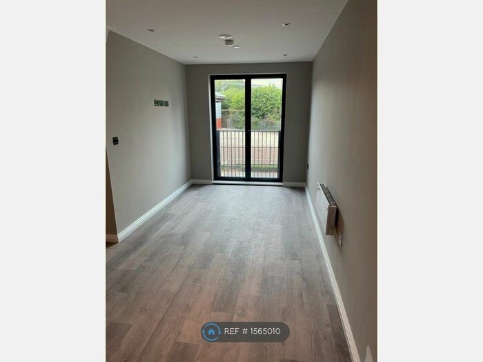 1 Bedroom Flat To Rent In Springwell Gardens, Leeds, LS12