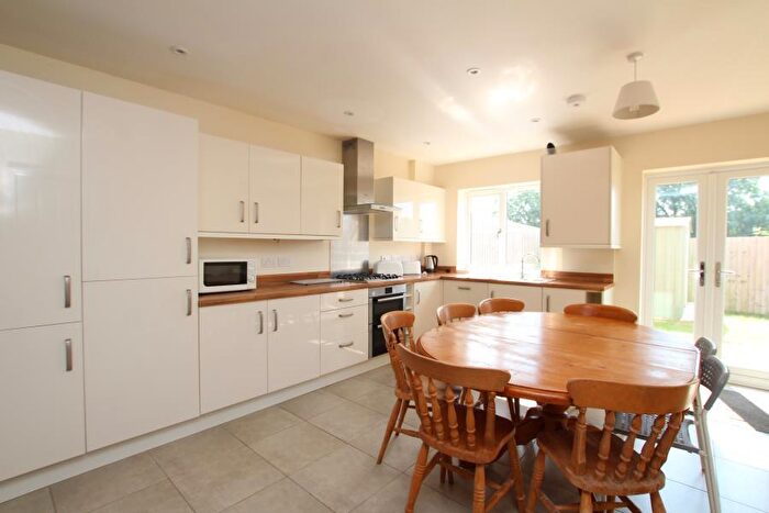 6 Bedroom Terraced House To Rent In Foxglove Close - Stoke Gifford, BS34