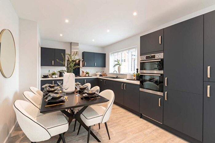 4 Bedroom Detached House For Sale In Winchester Road Basingstoke, RG23